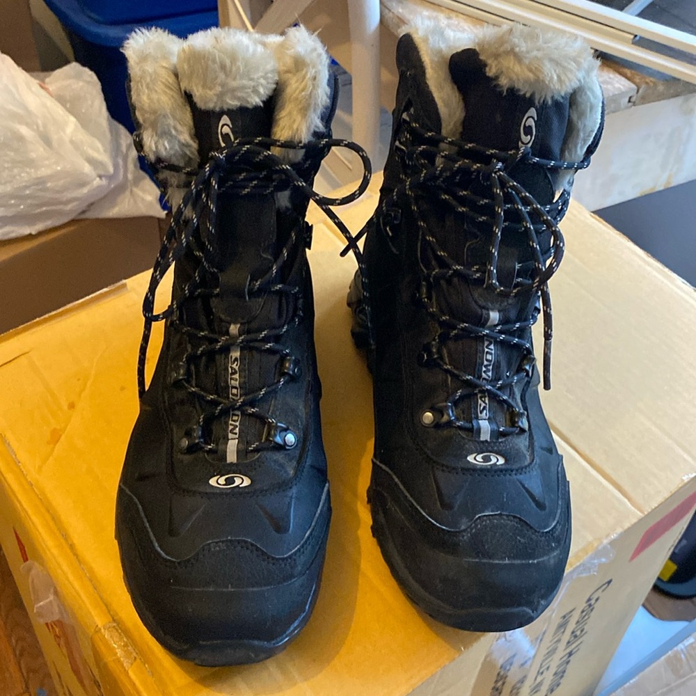 Solomon waterproof black hiking boots 8